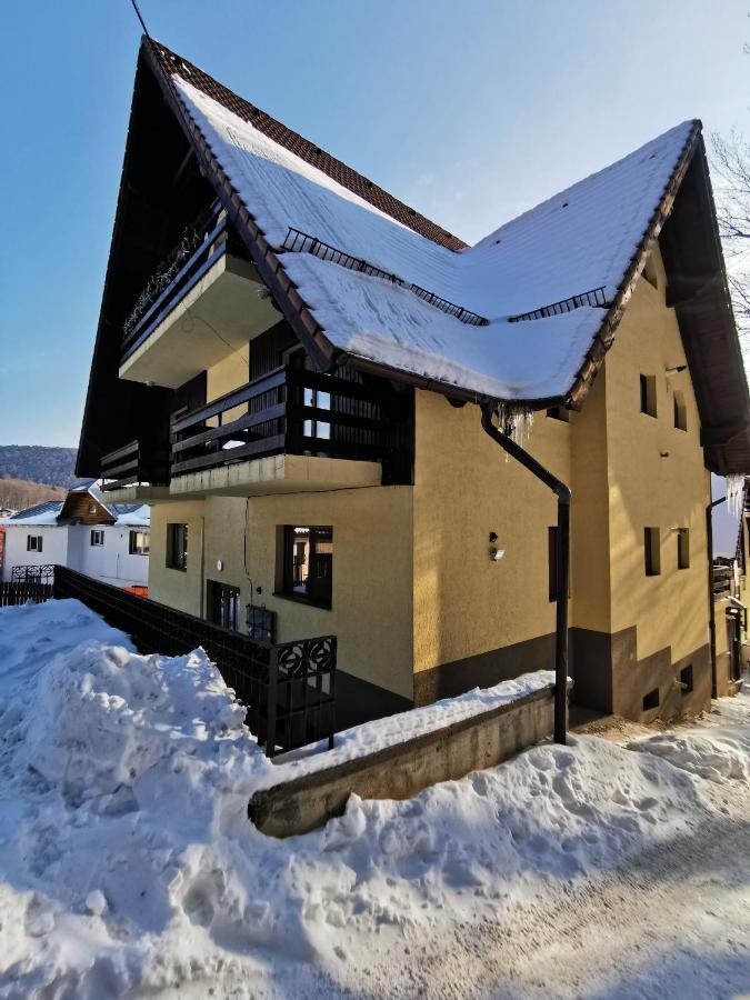 Apartament Kalinderu K1 Buşteni Exterior foto